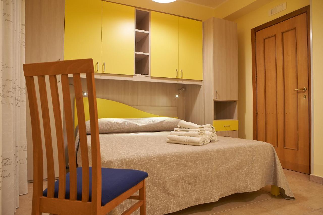 B&B Mary Grace Rossano Stazione Exteriör bild