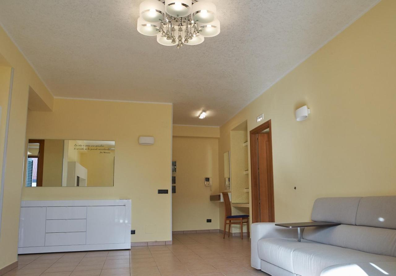B&B Mary Grace Rossano Stazione Exteriör bild